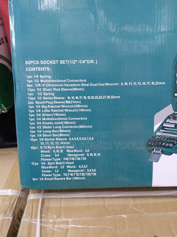 82 Piece Socket and Wrench Set 1/2" 1/4" - thumbnail 3