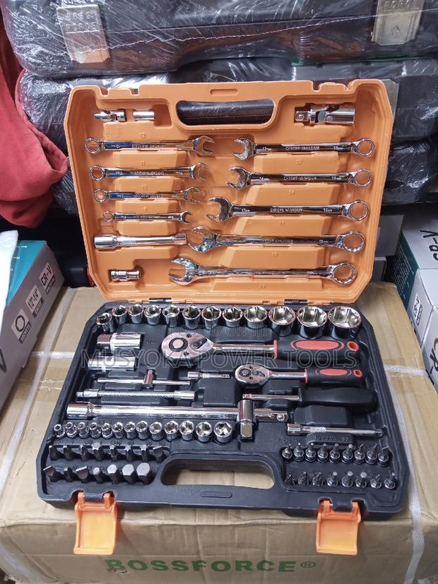 Socket Set 82 Piece