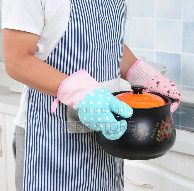 Kitchen//Oven Gloves 2 Pieces - thumbnail 2