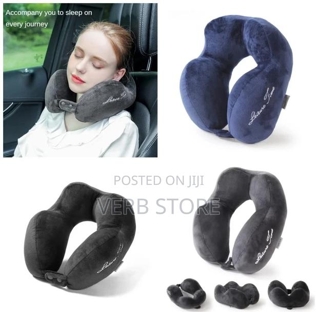 Highly Comfy Travel Pillow - thumbnail 2