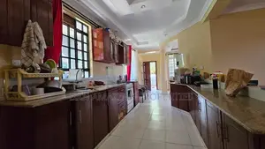5bdrm Maisonette in Drive 14 On 1/4 Acre, Kerarapon for sale