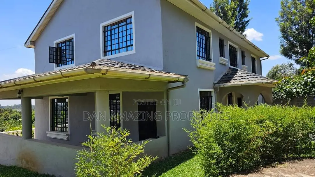5bdrm Maisonette in Drive 14 On 1/4 Acre, Kerarapon for sale