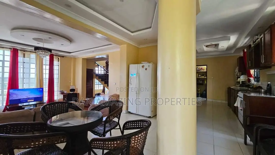 5bdrm Maisonette in Drive 14 On 1/4 Acre, Kerarapon for sale