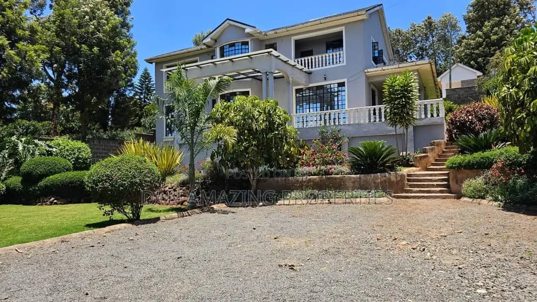 5bdrm Maisonette in Drive 14 On 1/4 Acre, Kerarapon for sale