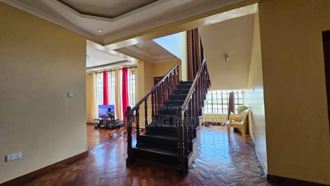 5bdrm Maisonette in Drive 14 On 1/4 Acre, Kerarapon for sale