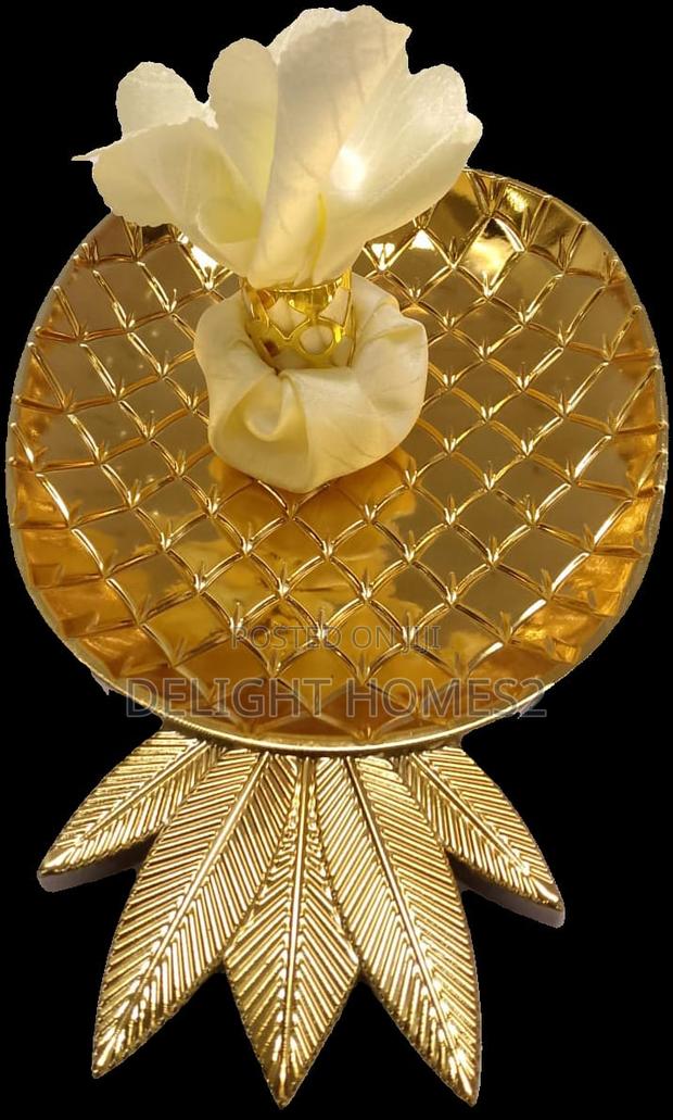 Trendy New Design Thick Charger Plates - thumbnail 5