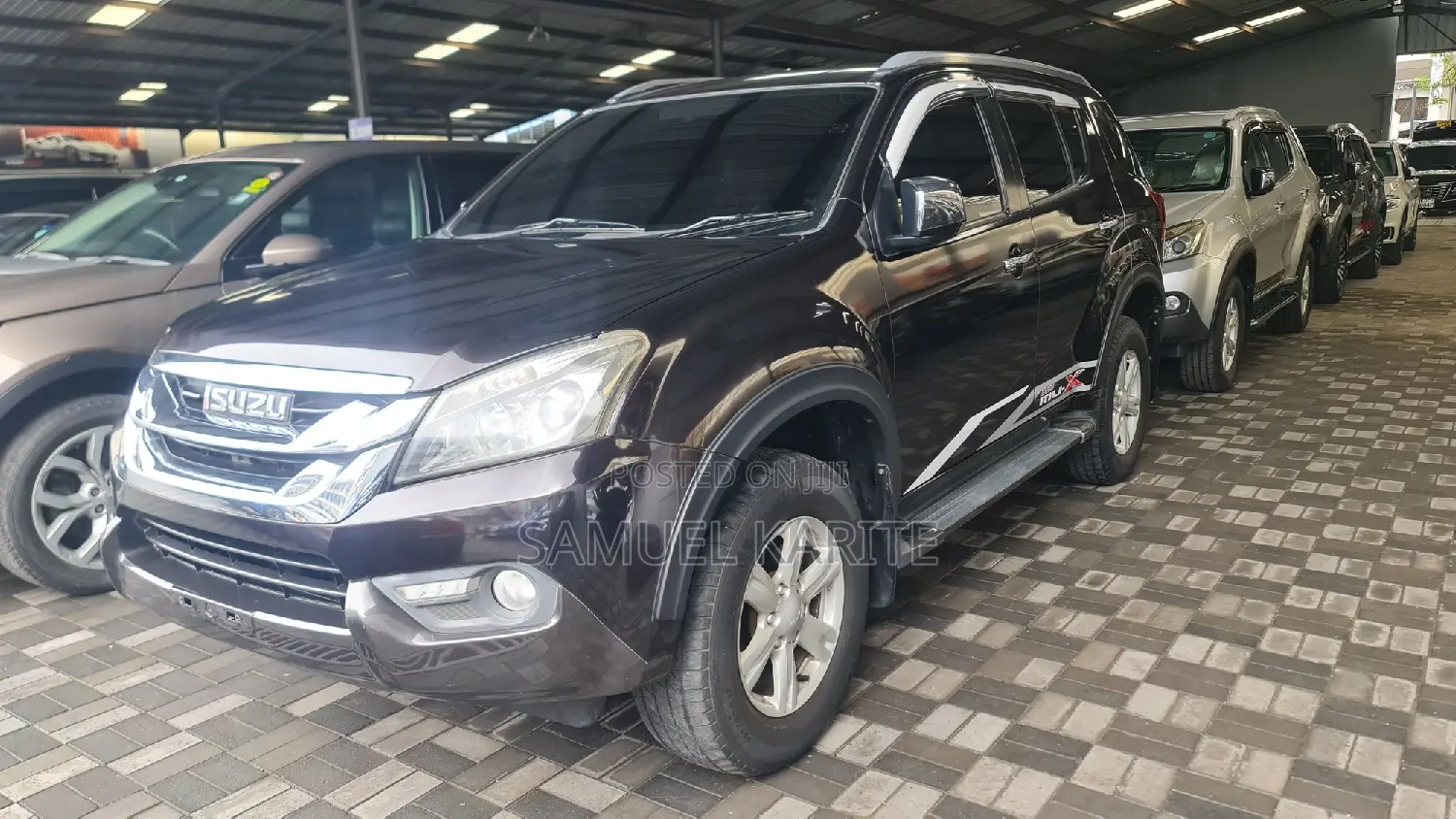 Isuzu MU-X 2017 Gray
