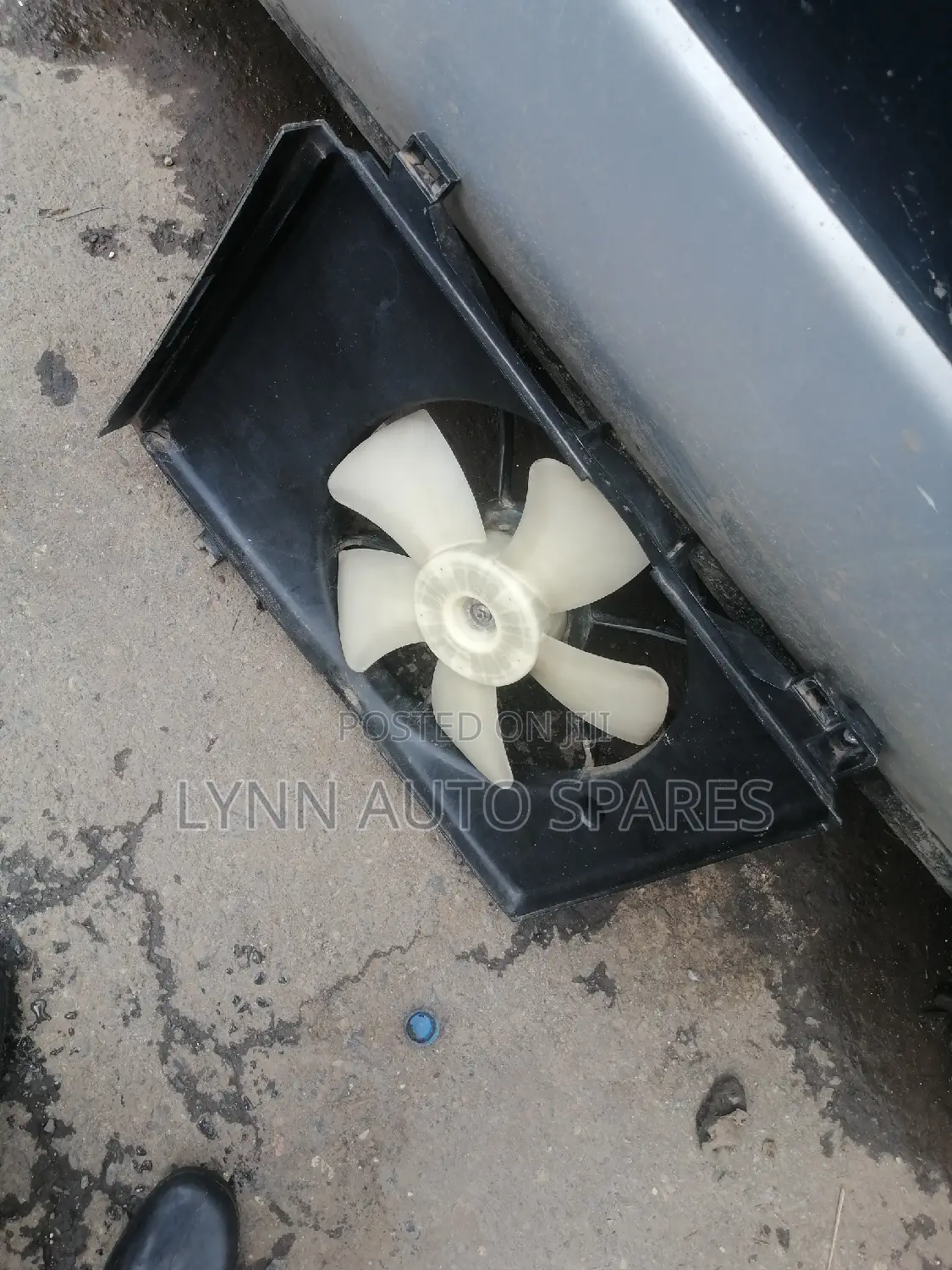 Mazda Demio Radiator Guard and Fan