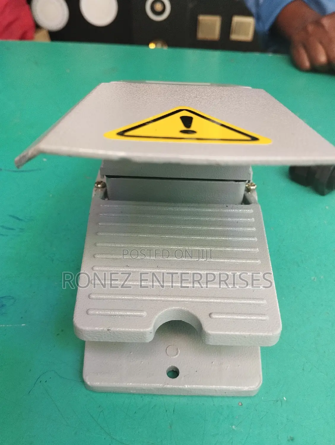 Foot Switch Machine