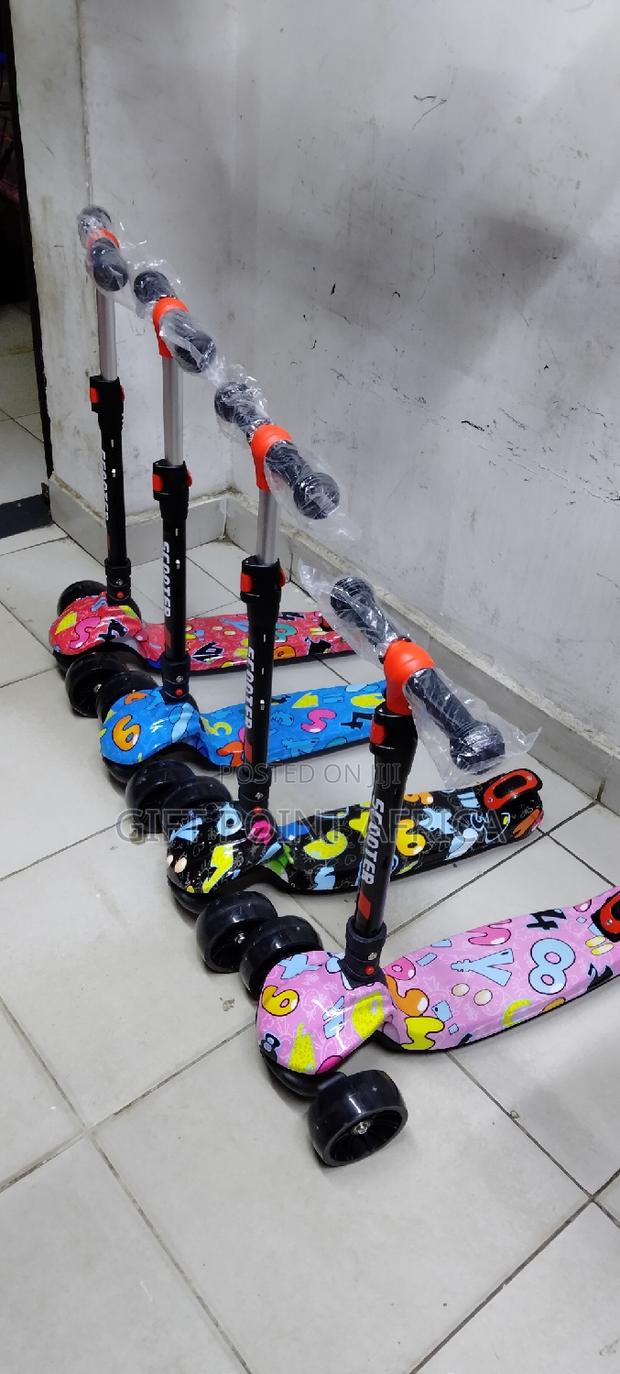 Adjustable Three Wheels Foldable Kids Scooters - thumbnail 2