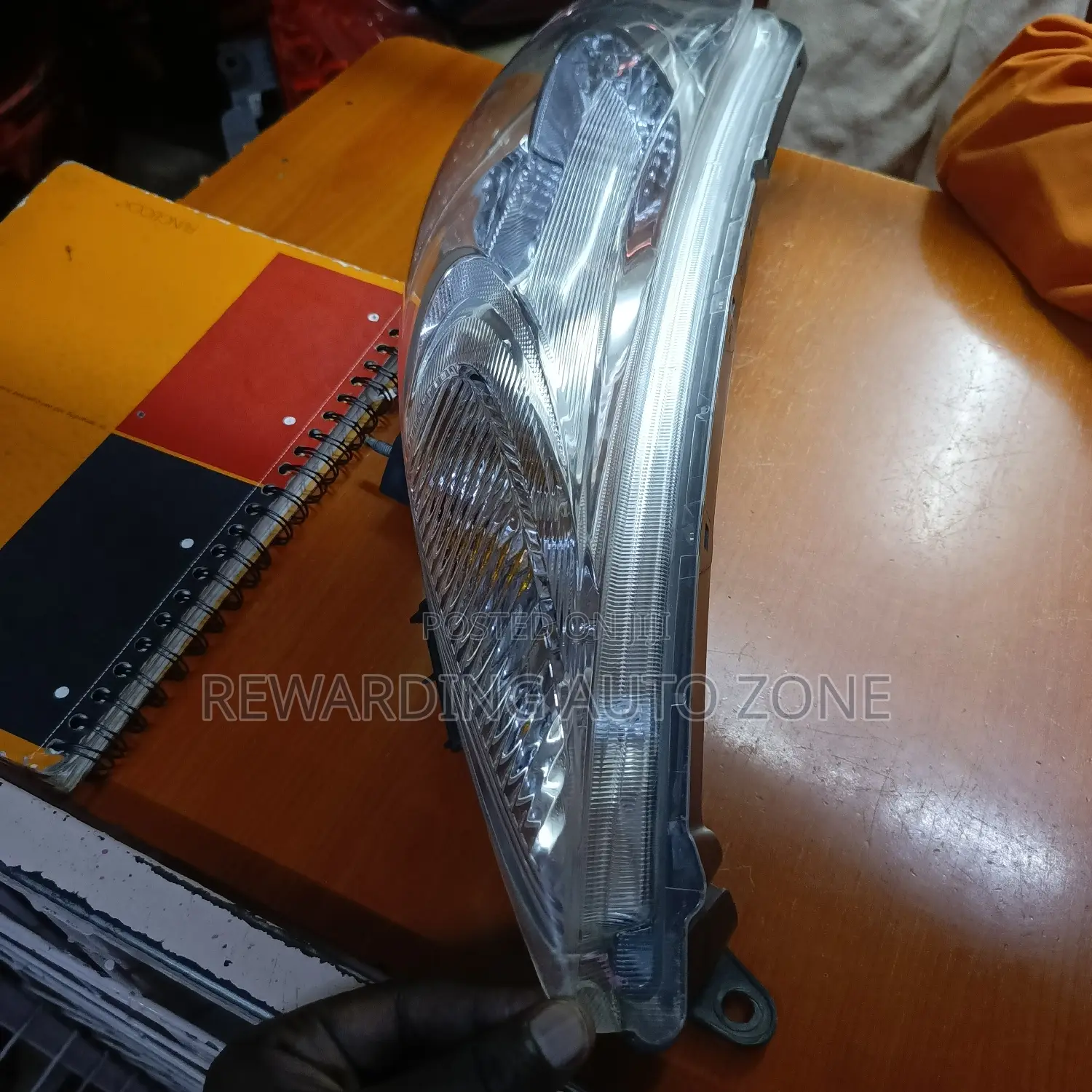 Nissan Juke 2012 Upper Headlight