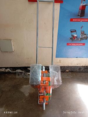 Manual Seed Planter With Fertilizer - thumbnail 2