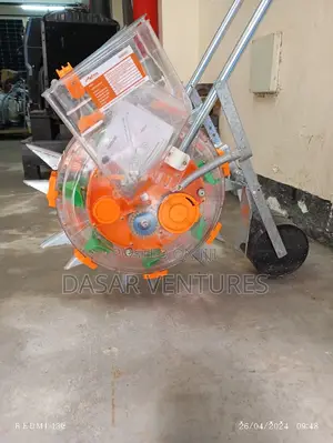 Manual Seed Planter With Fertiliser Machine
