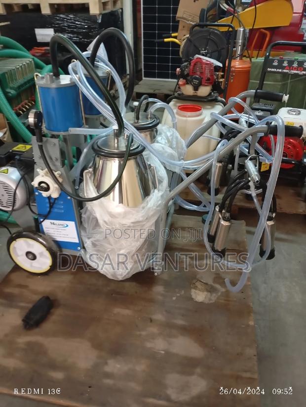 Double Cow Milking Machine - Milano - main view