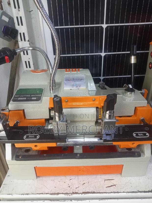 Key Cutting Machine