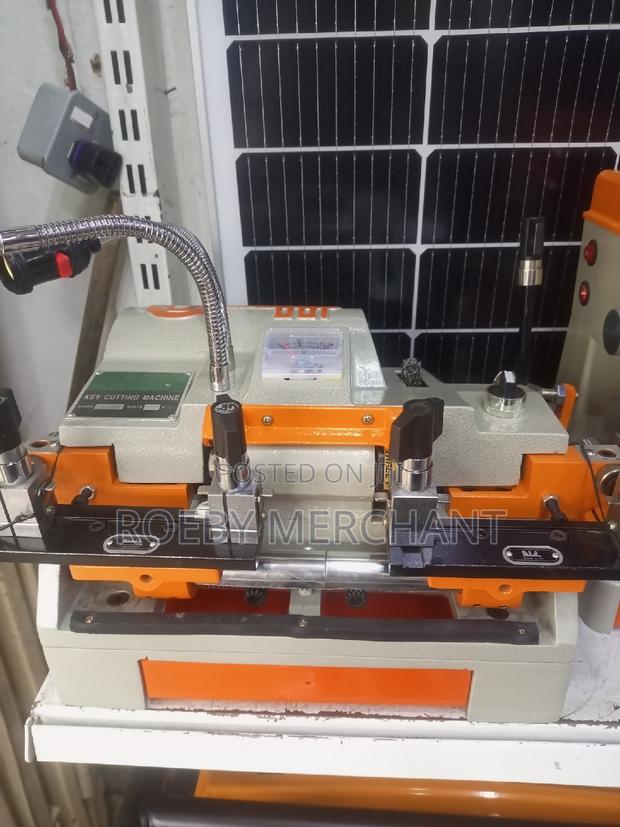 Commercial Key Cutting Machine - main view