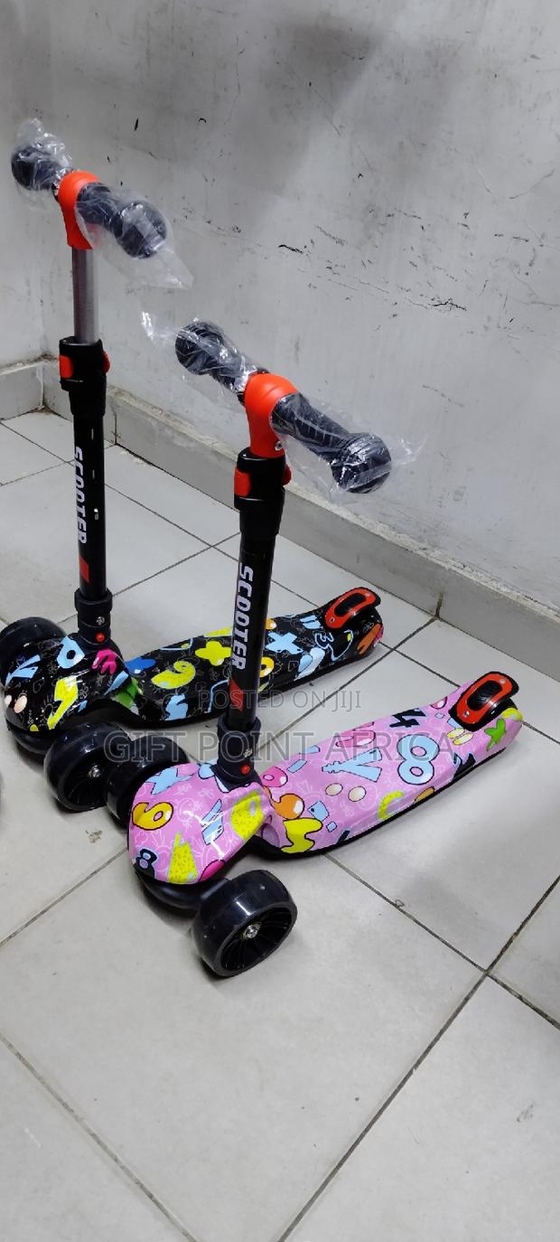 Adjustable Three Wheels Foldable Kids Scooters