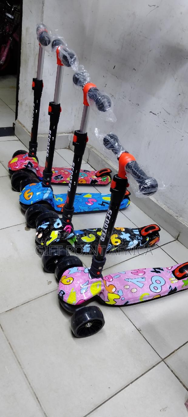 Adjustable Three Wheels Foldable Kids Scooters - thumbnail 2