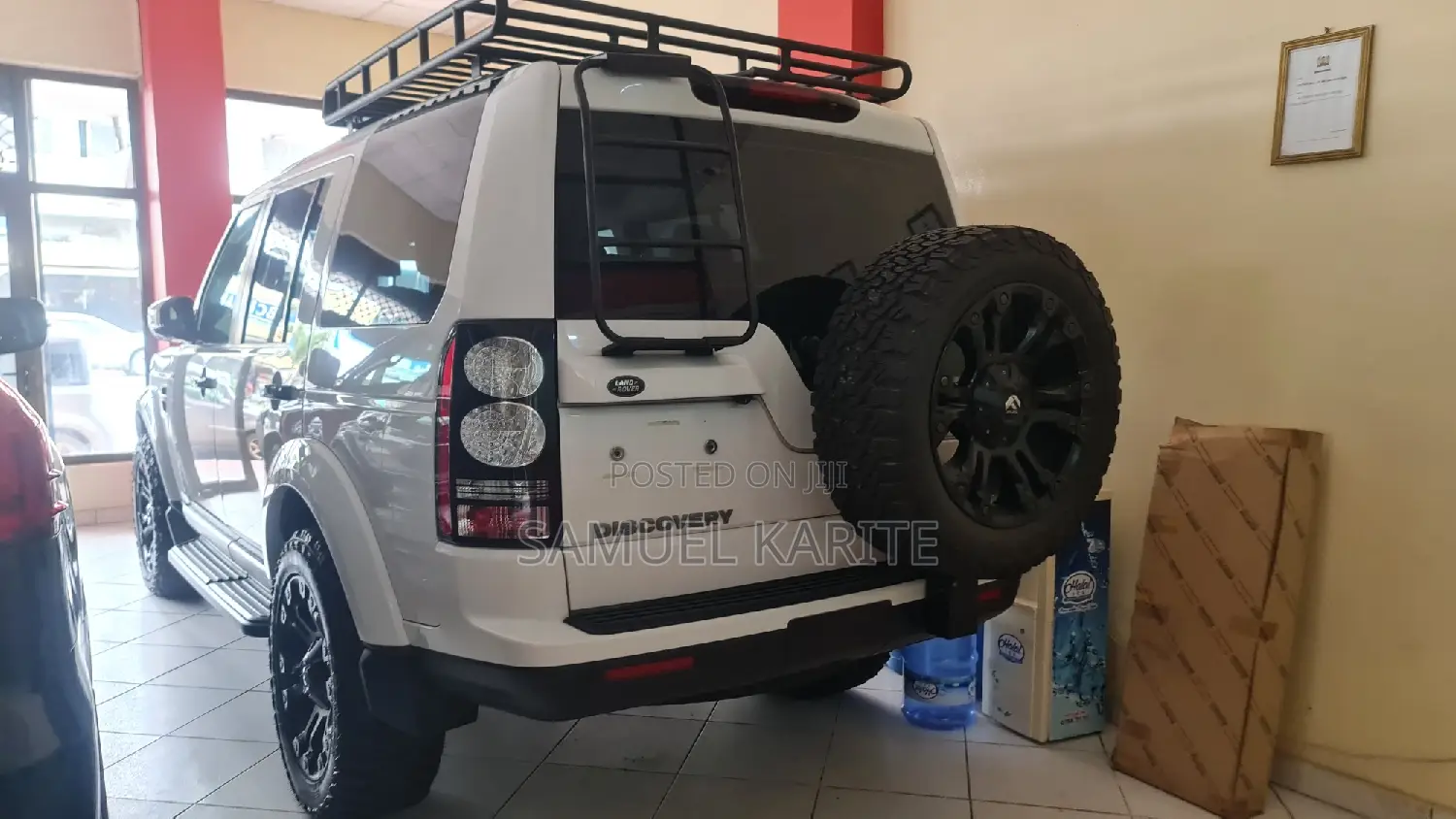 Land Rover Discovery 2017 White