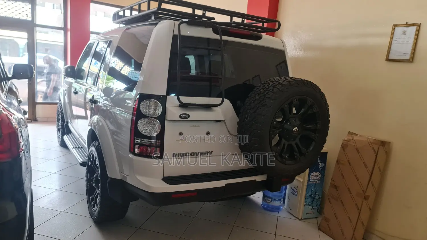 Land Rover Discovery 2017 White