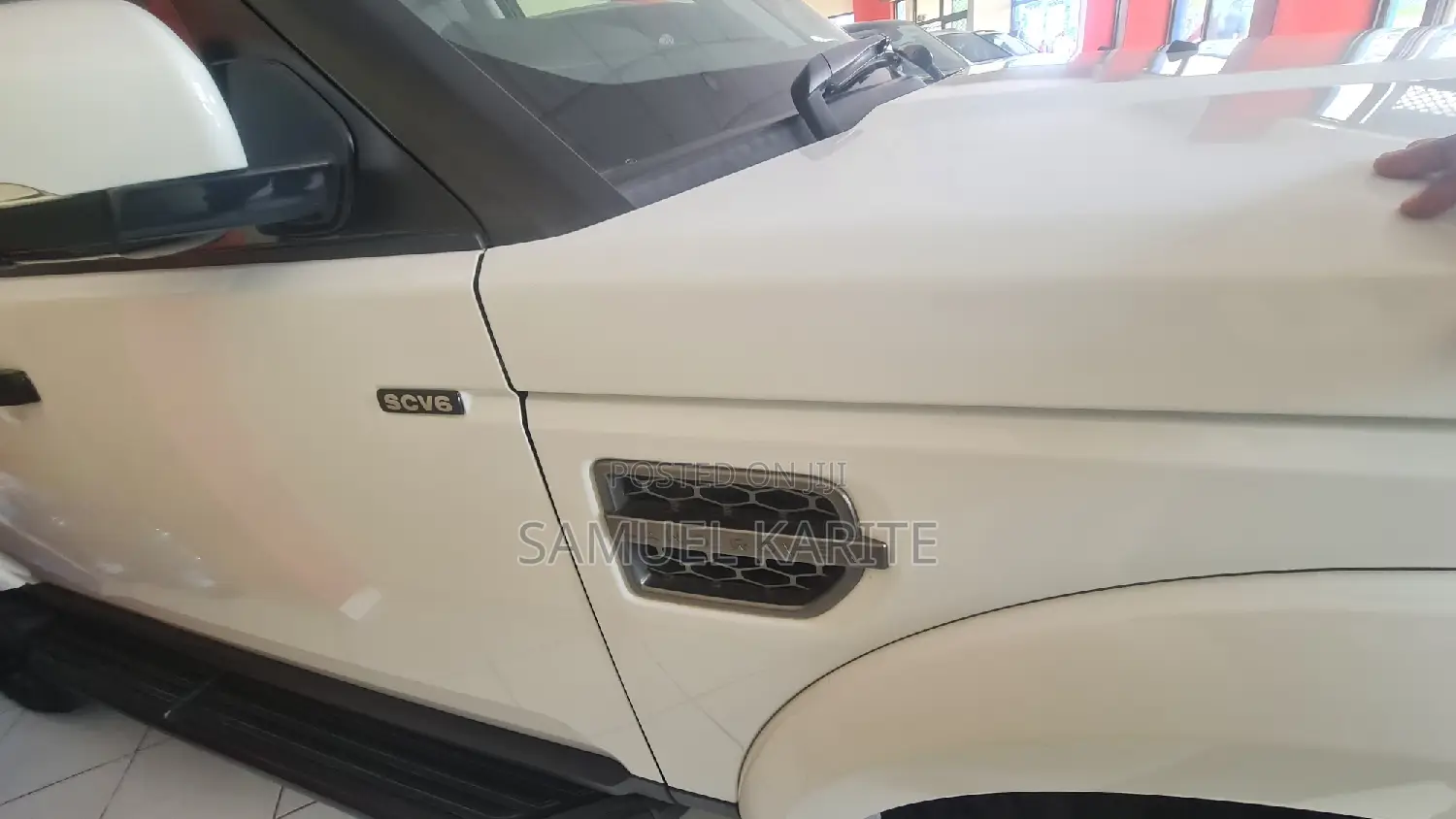 Land Rover Discovery 2017 White