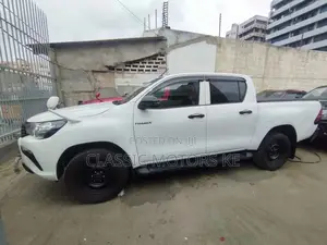 Toyota Hilux 2018 White