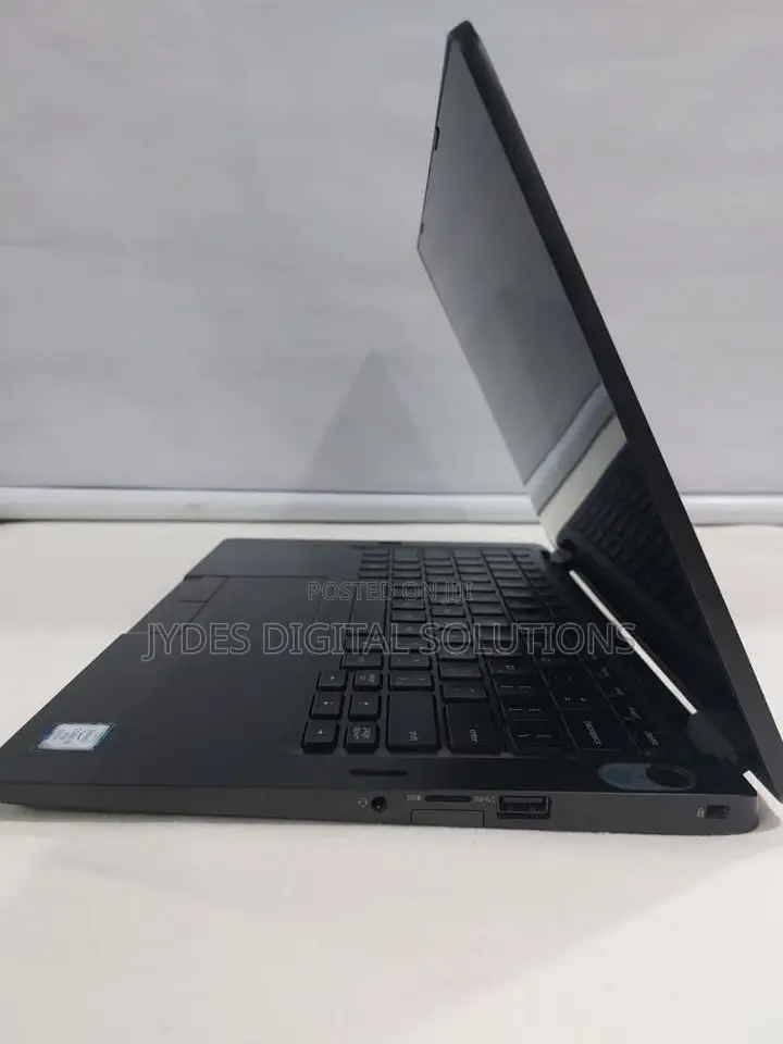 Laptop Dell Latitude 5300 8GB Intel Core I5 SSD 256GB