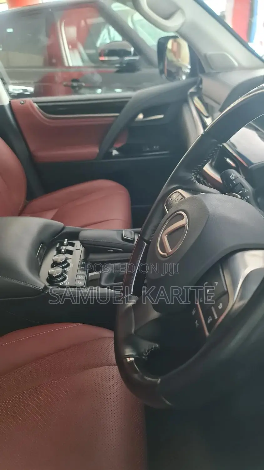 Lexus LX 2018 Black