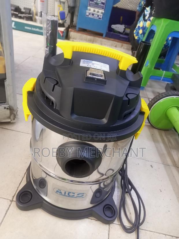 Vacuum Cleaner