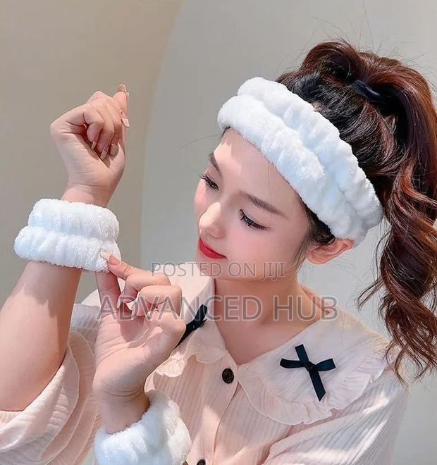 3pcs Plush Wrist Hair Tie - thumbnail 3