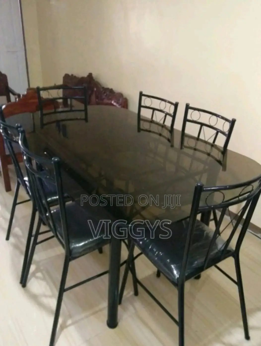 Classic 6 Seater Dinning Table