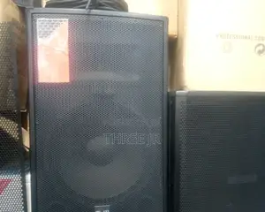 TR 815 Speaker Available for Sale