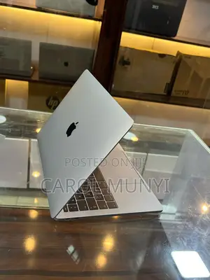 New Laptop Apple MacBook Pro 16GB Intel Core I7 SSD 256GB