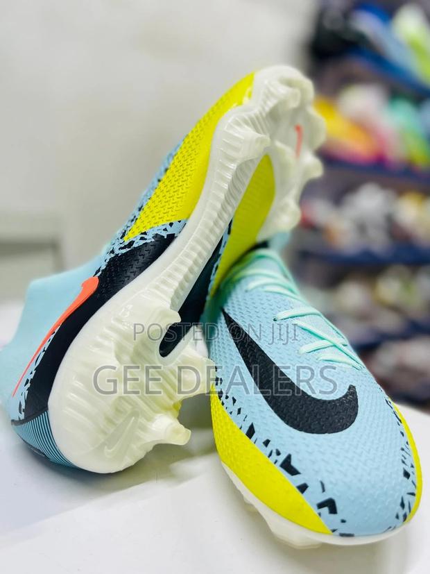 Quality Nike Phantom Gt Soccer/Football Boots Size 40-45 - main view