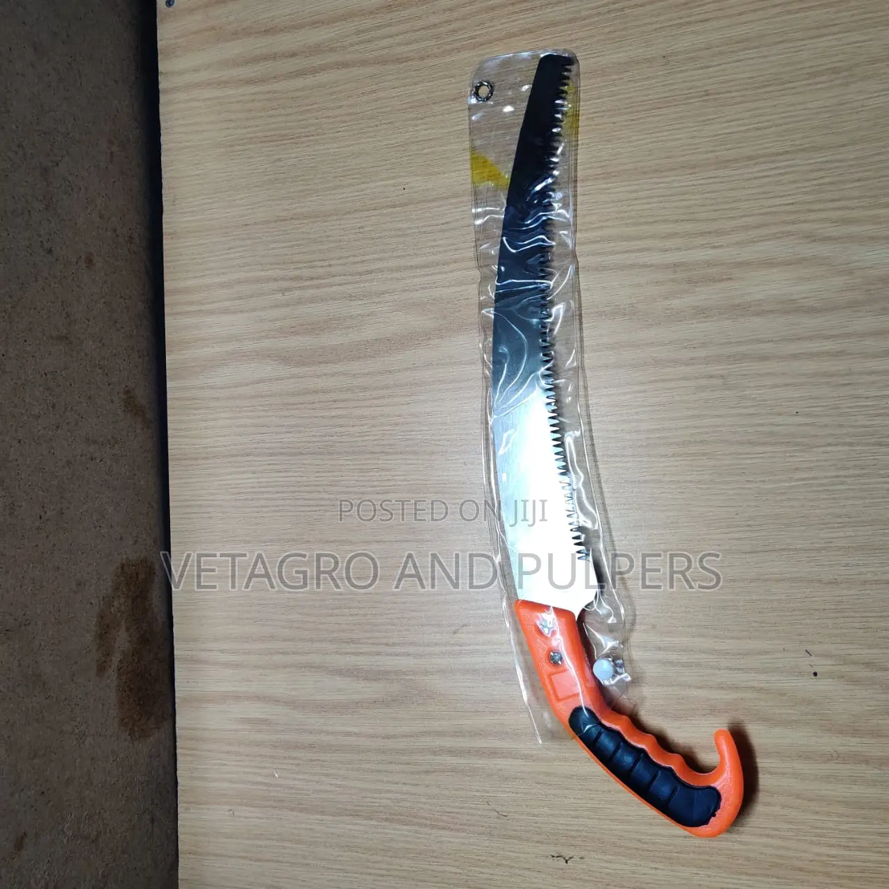 Curved Pruning Saw (Plastic/ Wooden)