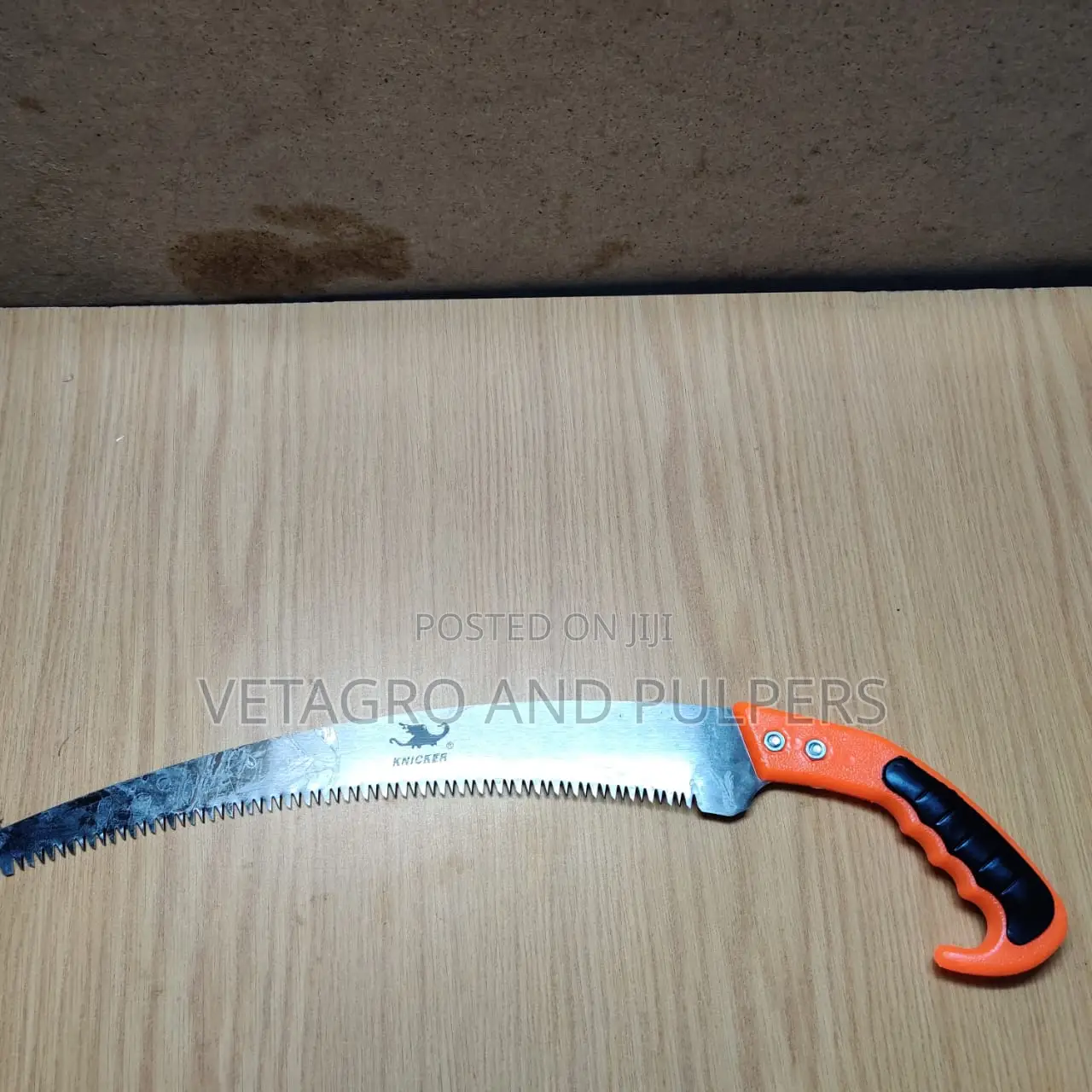 Curved Pruning Saw (Plastic/ Wooden)