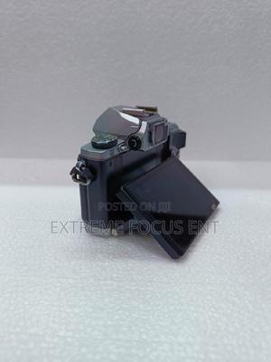 Olympus E-M10 - main view