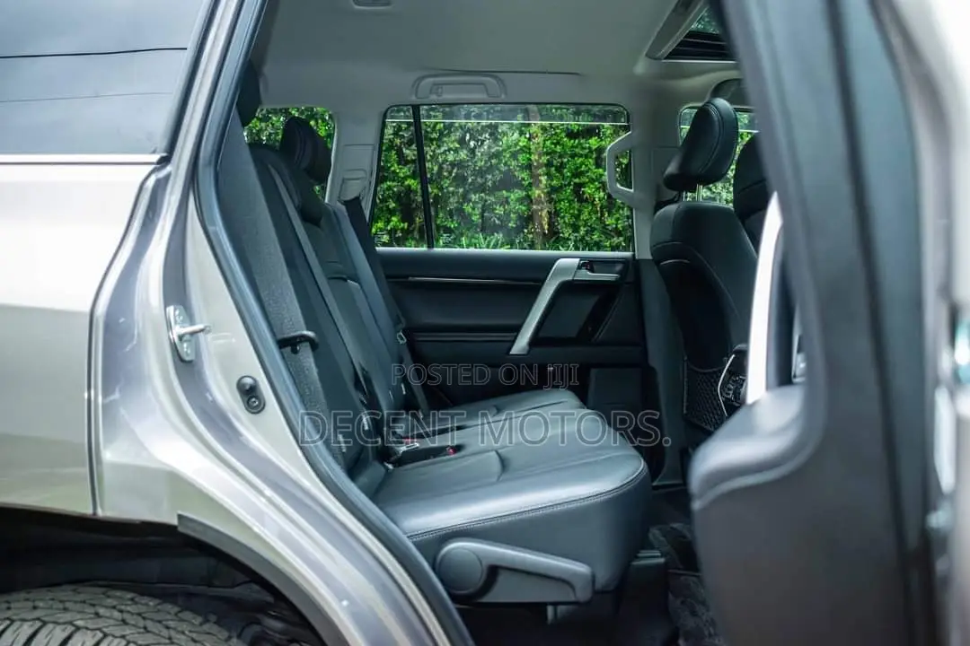 Toyota Land Cruiser Prado 2.8 2018 Gray