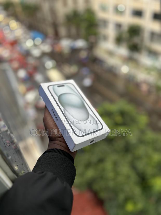 New Apple iPhone 15 128 GB Black - thumbnail 3