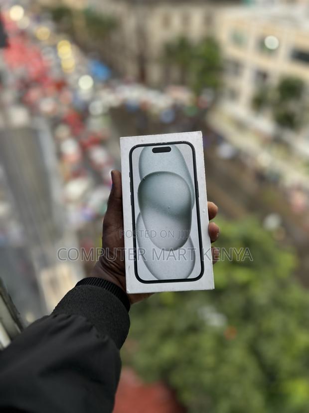 New Apple iPhone 15 128 GB Black - main view