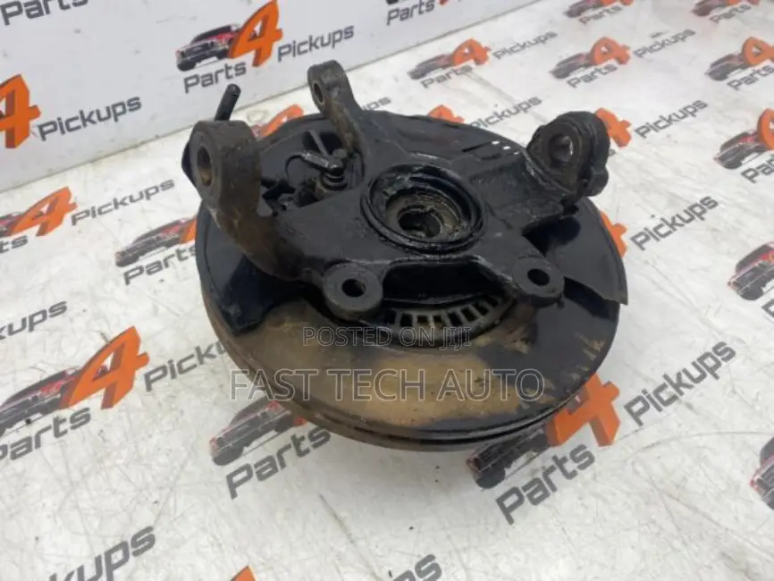 Font Wheel Hubs Complete Pick Up D-Max, Tava, Sahara
