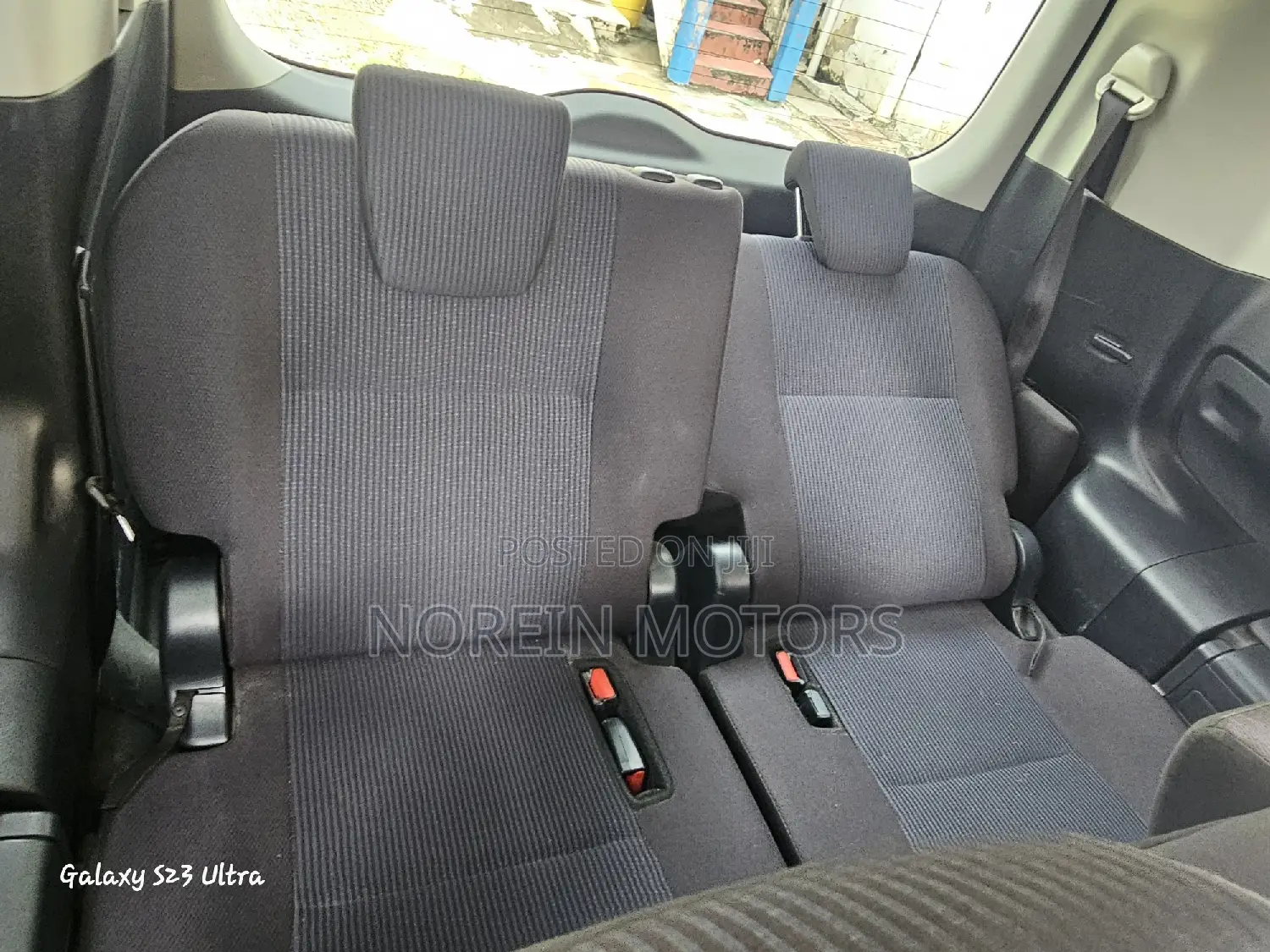 Toyota Voxy 2016 Silver