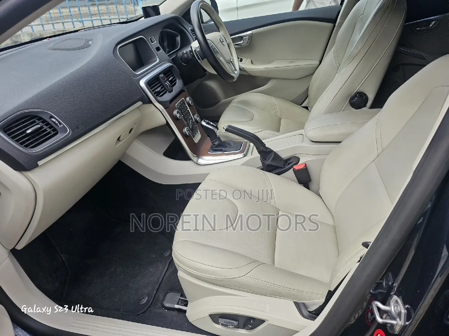 Volvo V40 2017 Blue