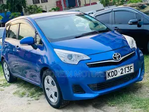 Toyota Ractis 2014 Blue