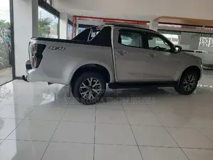 New Isuzu MU-X 2024 Silver