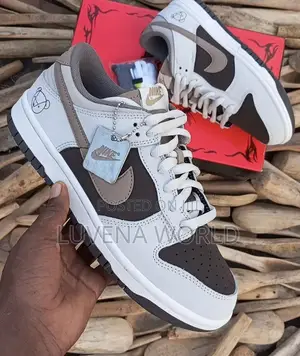 SB Dunk Low