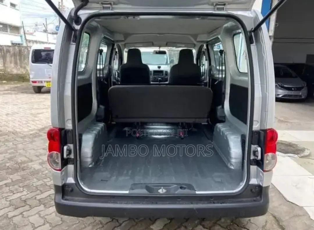 Nissan NV200 2017 Silver