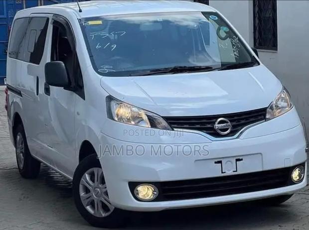 Nissan NV200 2017 White - thumbnail 2