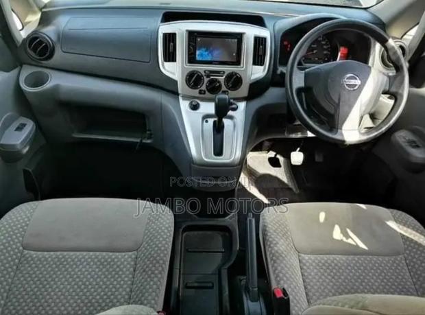 Nissan NV200 2017 White - thumbnail 3