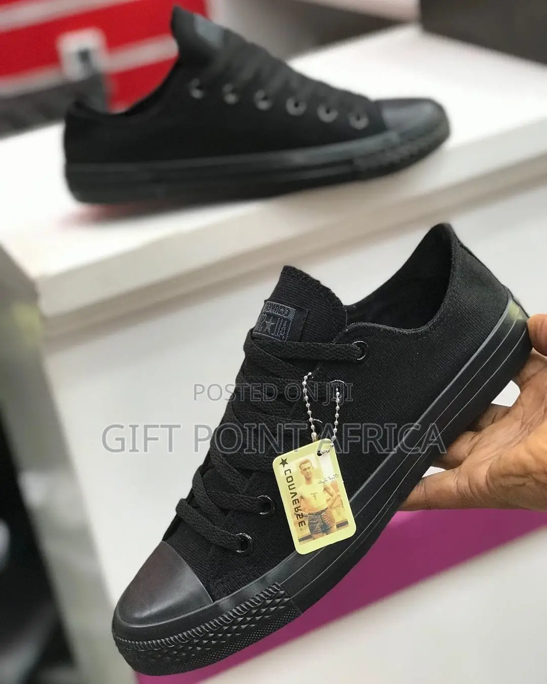 Black Low Cut Converse Unisex